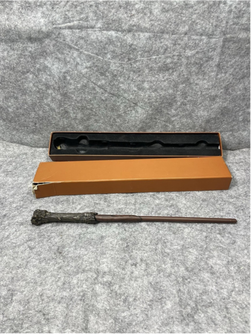 Universal Studios Harry Potter Character Wand Brown Prop W/ Box Display